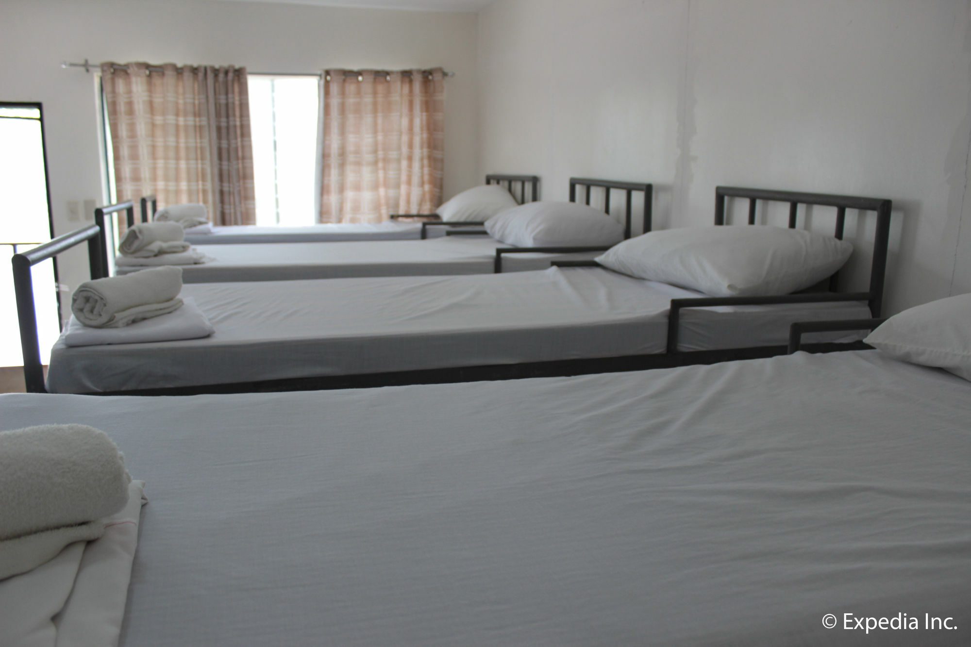 Reddoorz Plus Near Vigan Convention Center エクステリア 写真