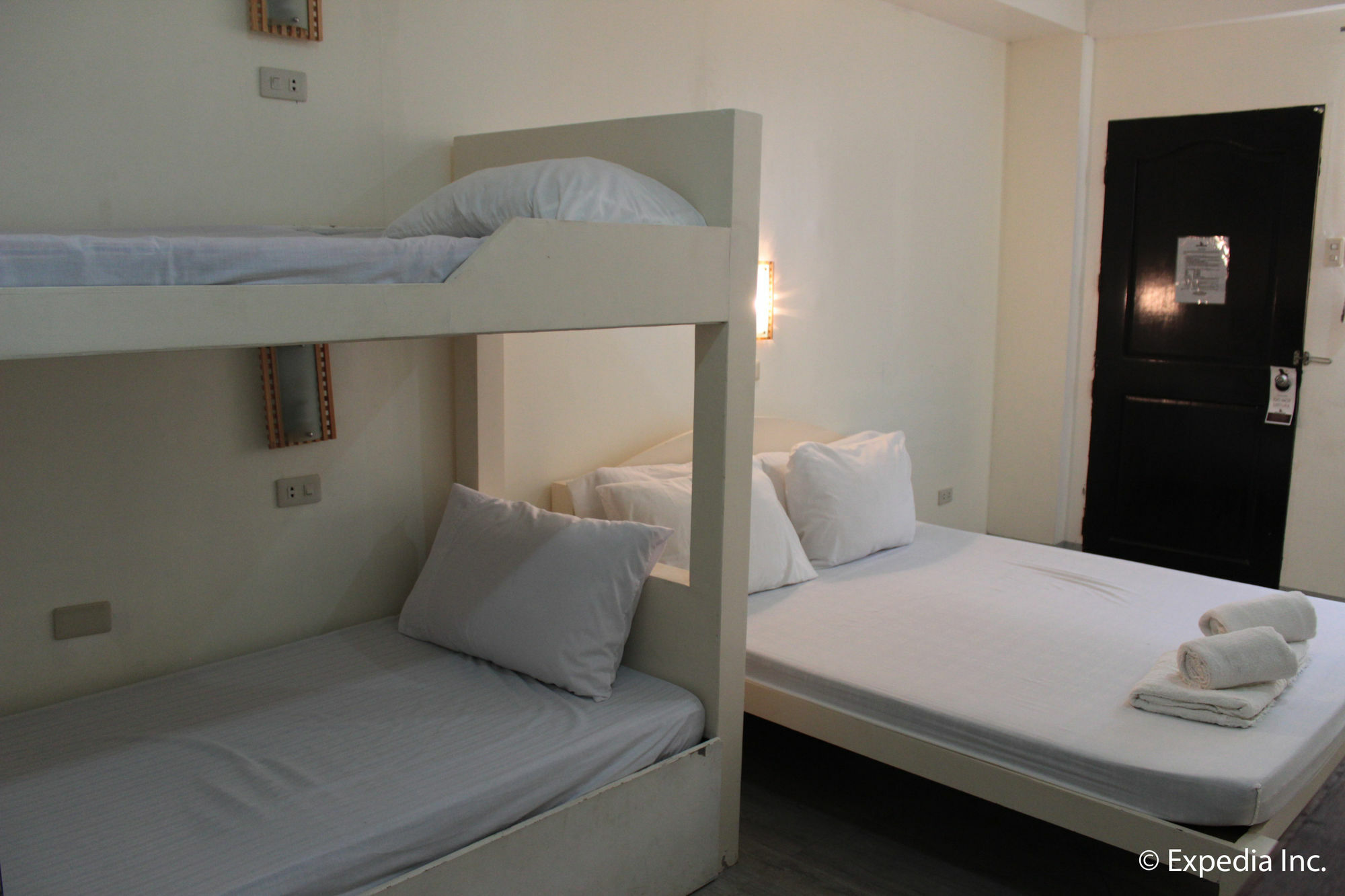 Reddoorz Plus Near Vigan Convention Center エクステリア 写真