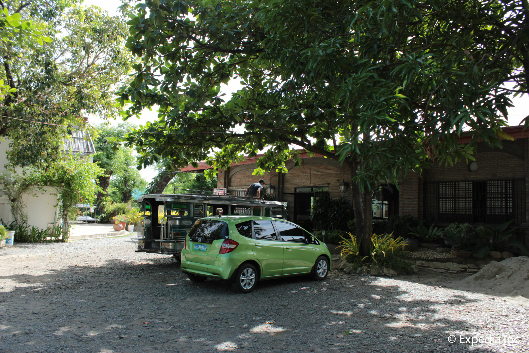 Reddoorz Plus Near Vigan Convention Center エクステリア 写真