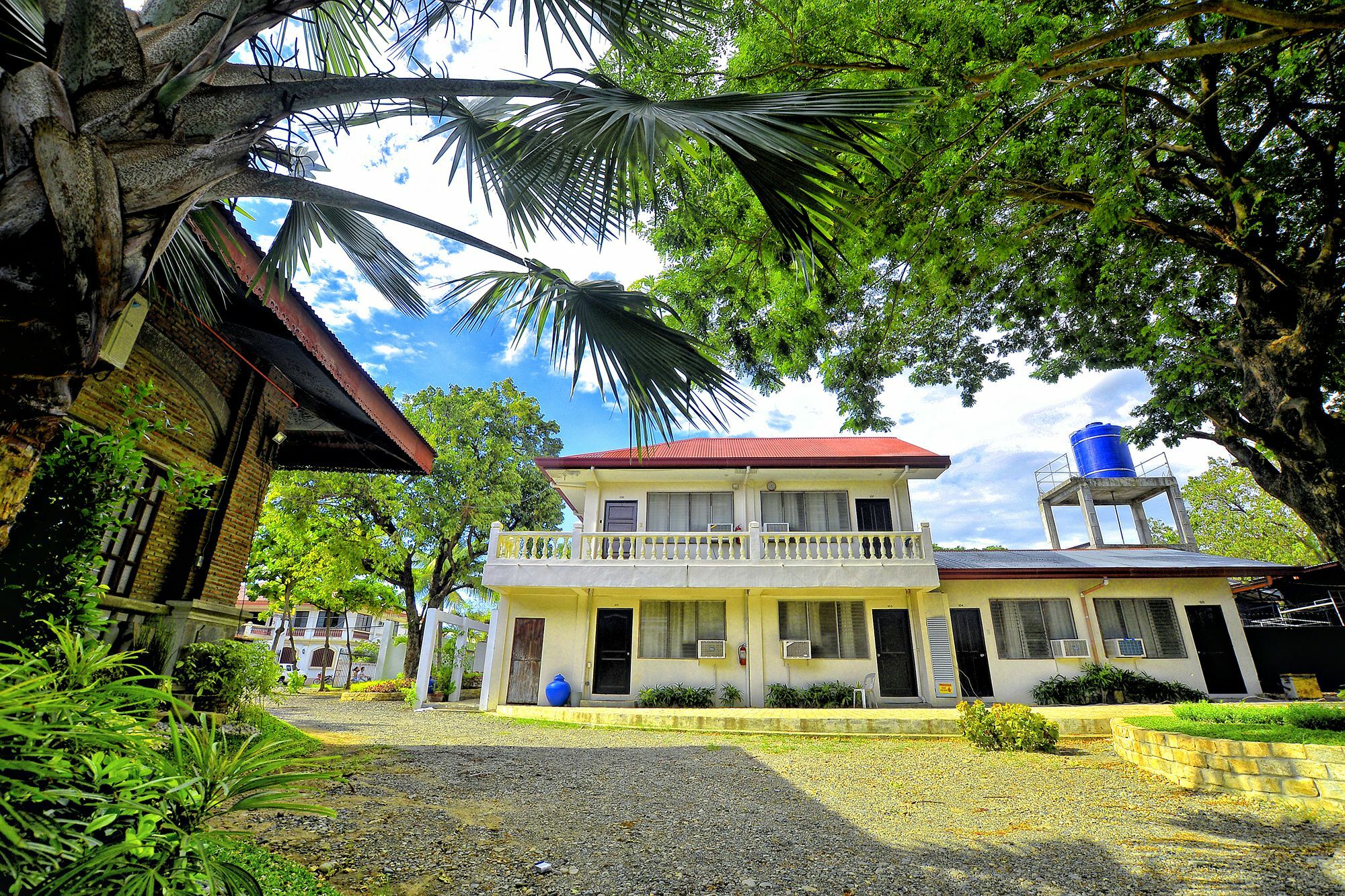 Reddoorz Plus Near Vigan Convention Center エクステリア 写真