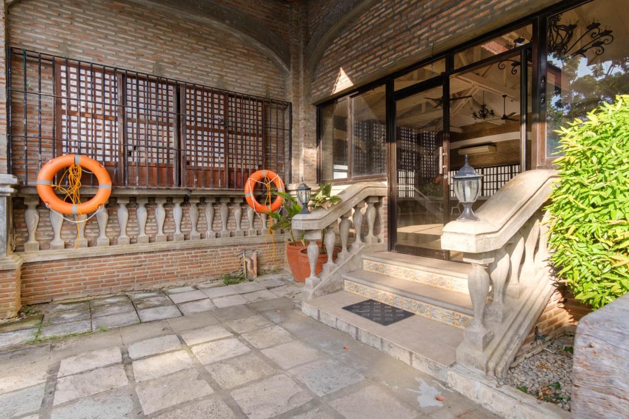 Reddoorz Plus Near Vigan Convention Center エクステリア 写真